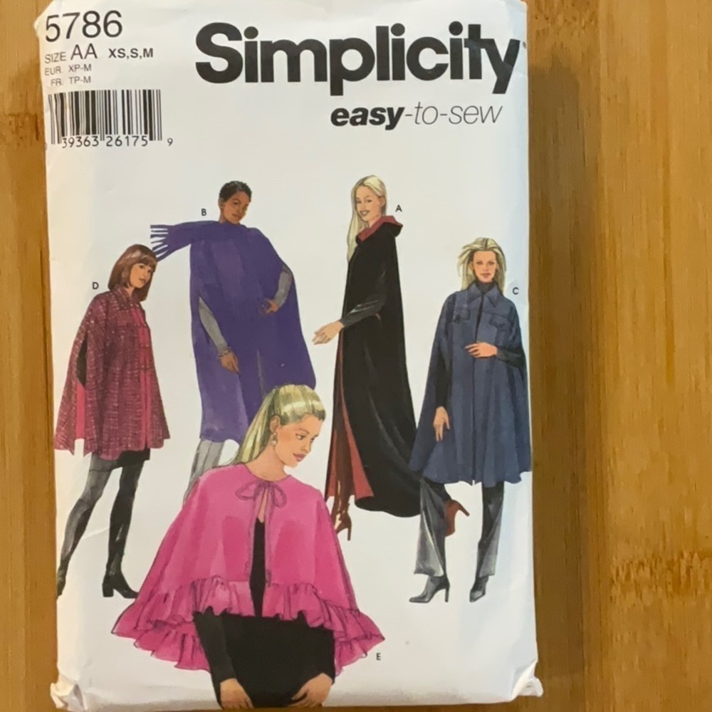 Simplicity 5786 Sewing Pattern Misses Cape in 4 Lengths Size AA XS S M